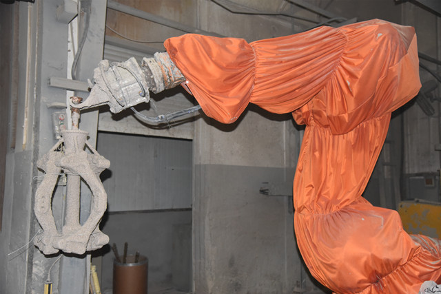 1625708637710422.jpg 3.制殼機器人_副本.jpg